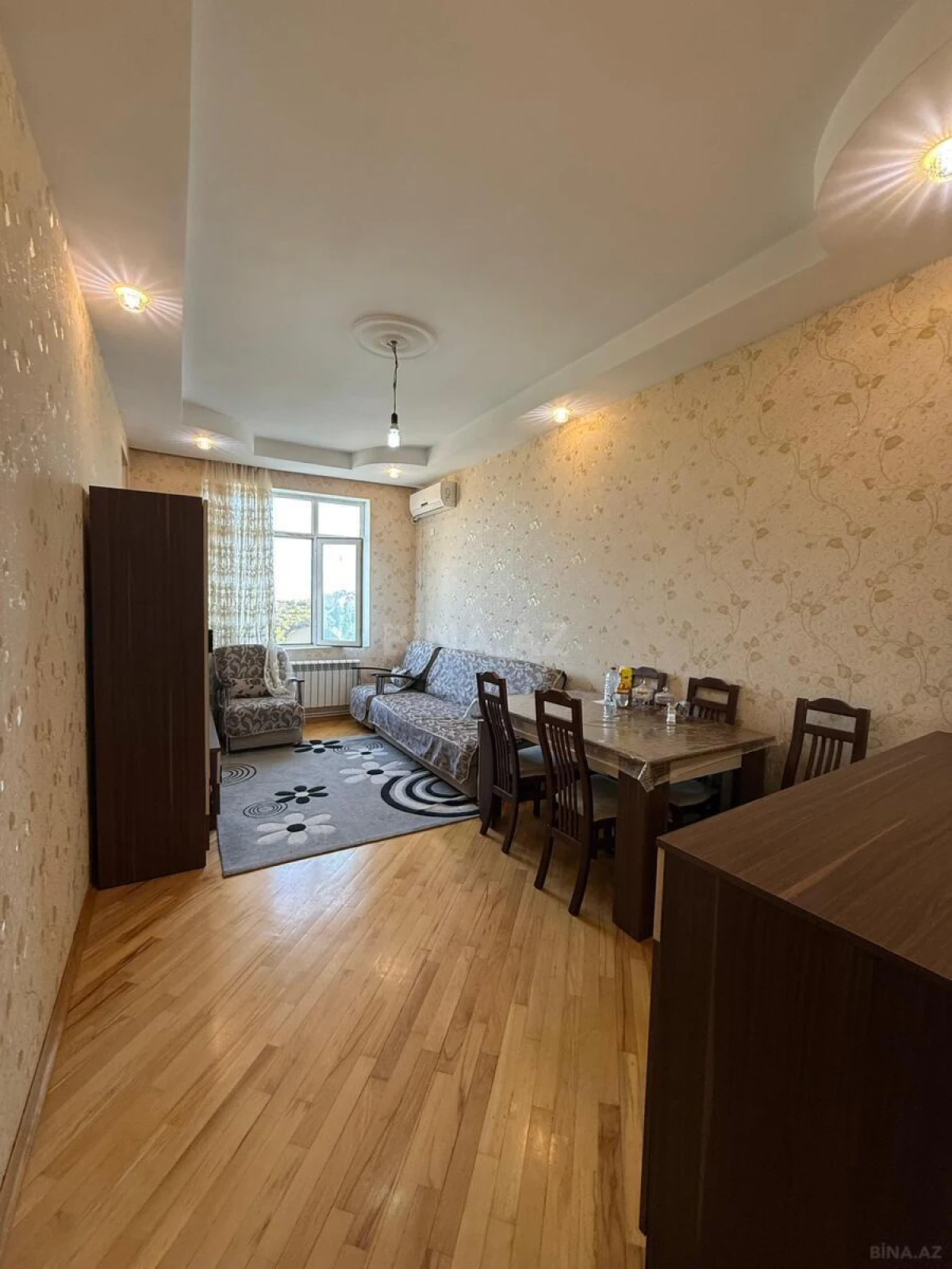 Kirayə verilir 2 otaqlı mənzil 60 m²