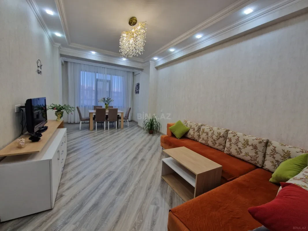 Kirayə verilir 2 otaqlı mənzil 70 m²