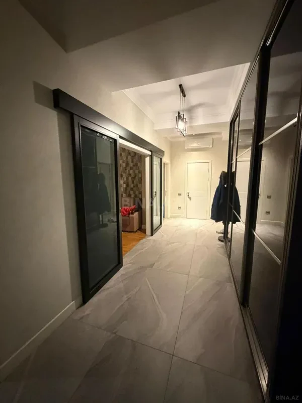 Kirayə verilir 4 otaqlı mənzil 140 m²