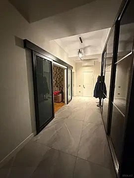 Kirayə verilir 4 otaqlı mənzil 140 m²