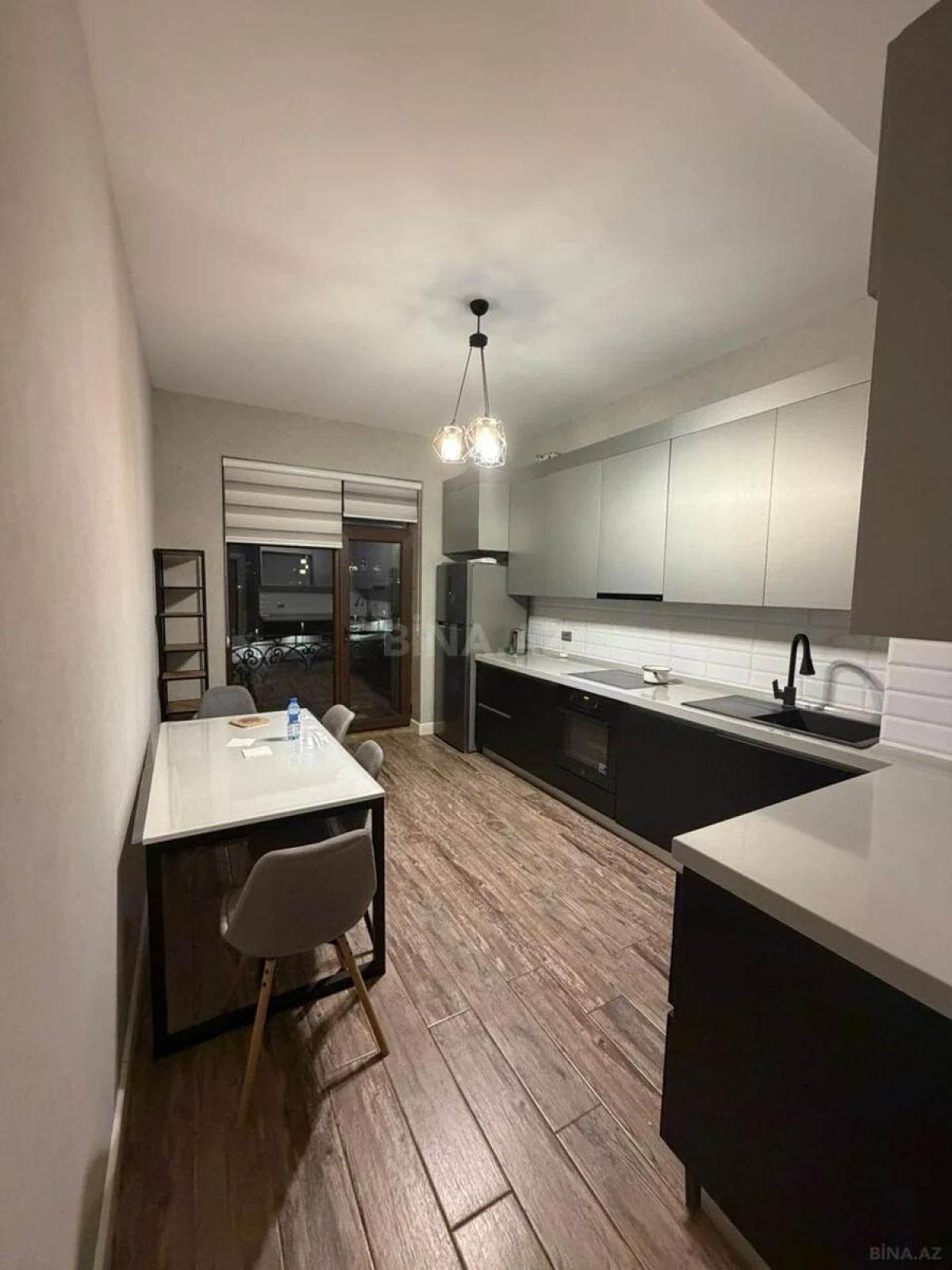 Kirayə verilir 4 otaqlı mənzil 140 m²