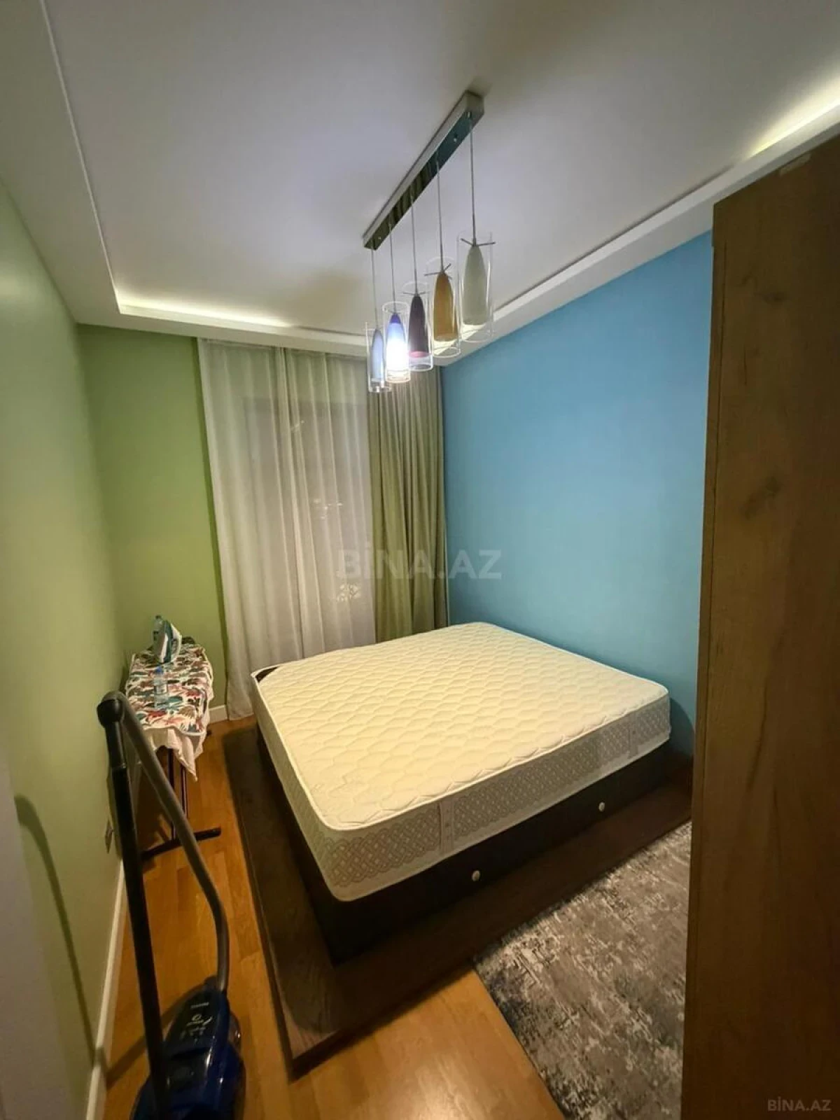 Kirayə verilir 4 otaqlı mənzil 140 m²