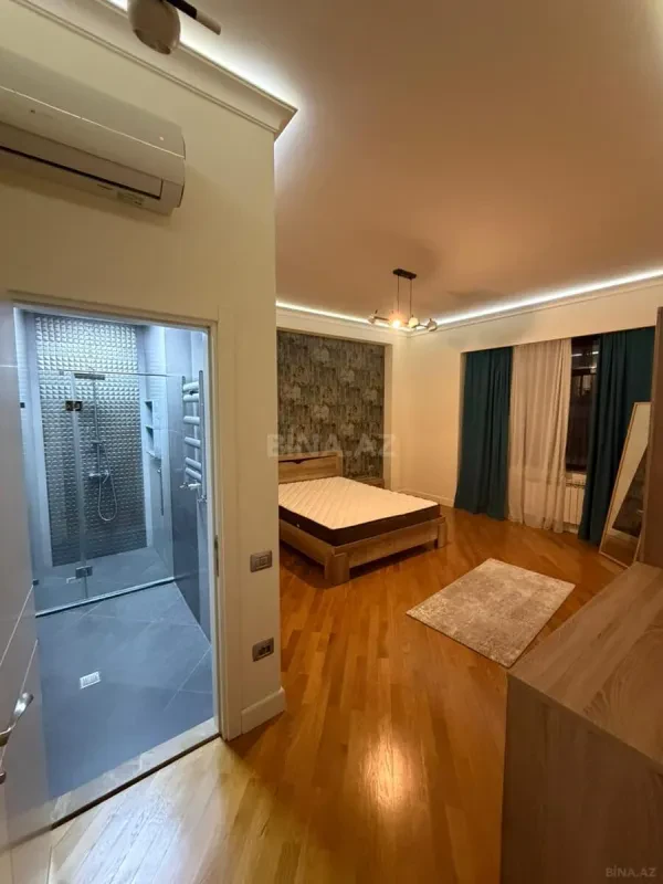 Kirayə verilir 4 otaqlı mənzil 140 m²