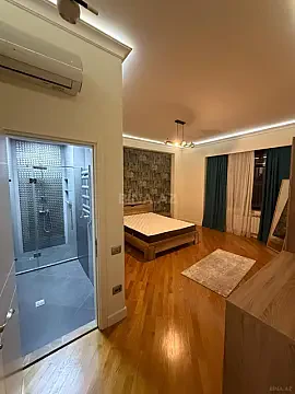 Kirayə verilir 4 otaqlı mənzil 140 m²