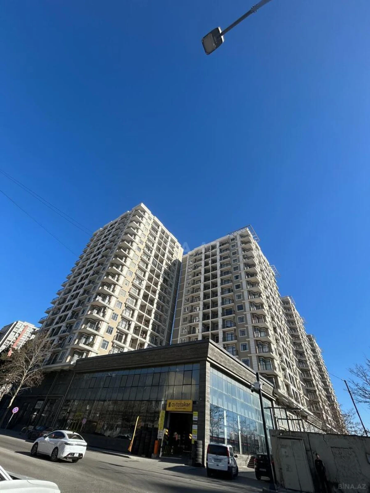 Satılır 3 otaqlı mənzil 122 m²