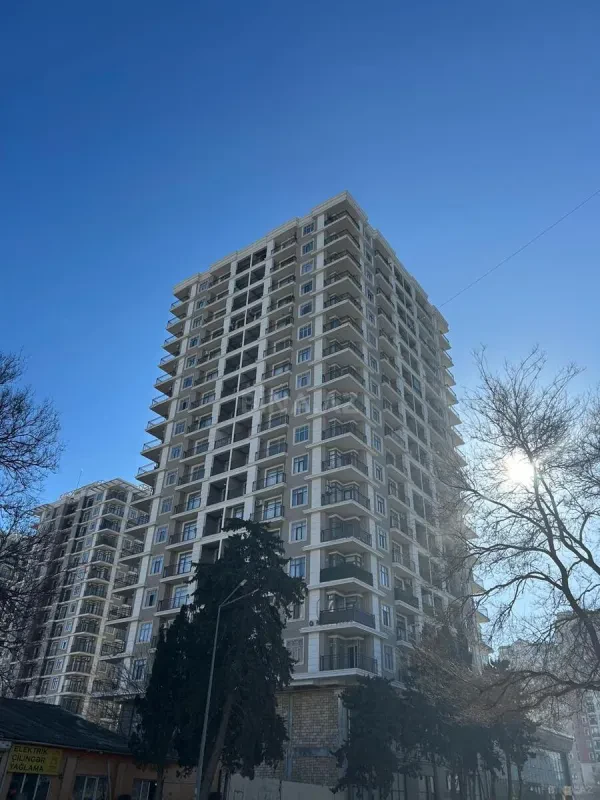 Satılır 3 otaqlı mənzil 122 m²