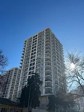 Satılır 3 otaqlı mənzil 122 m²