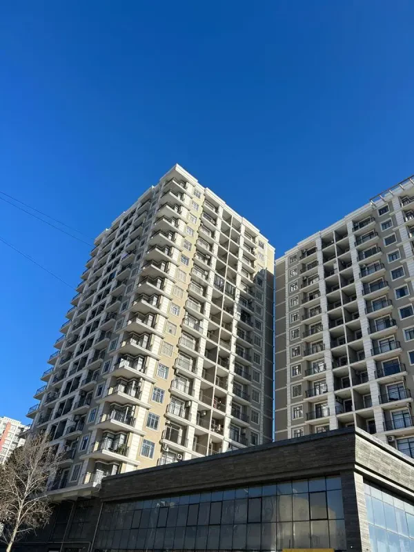 Satılır 3 otaqlı mənzil 122 m²