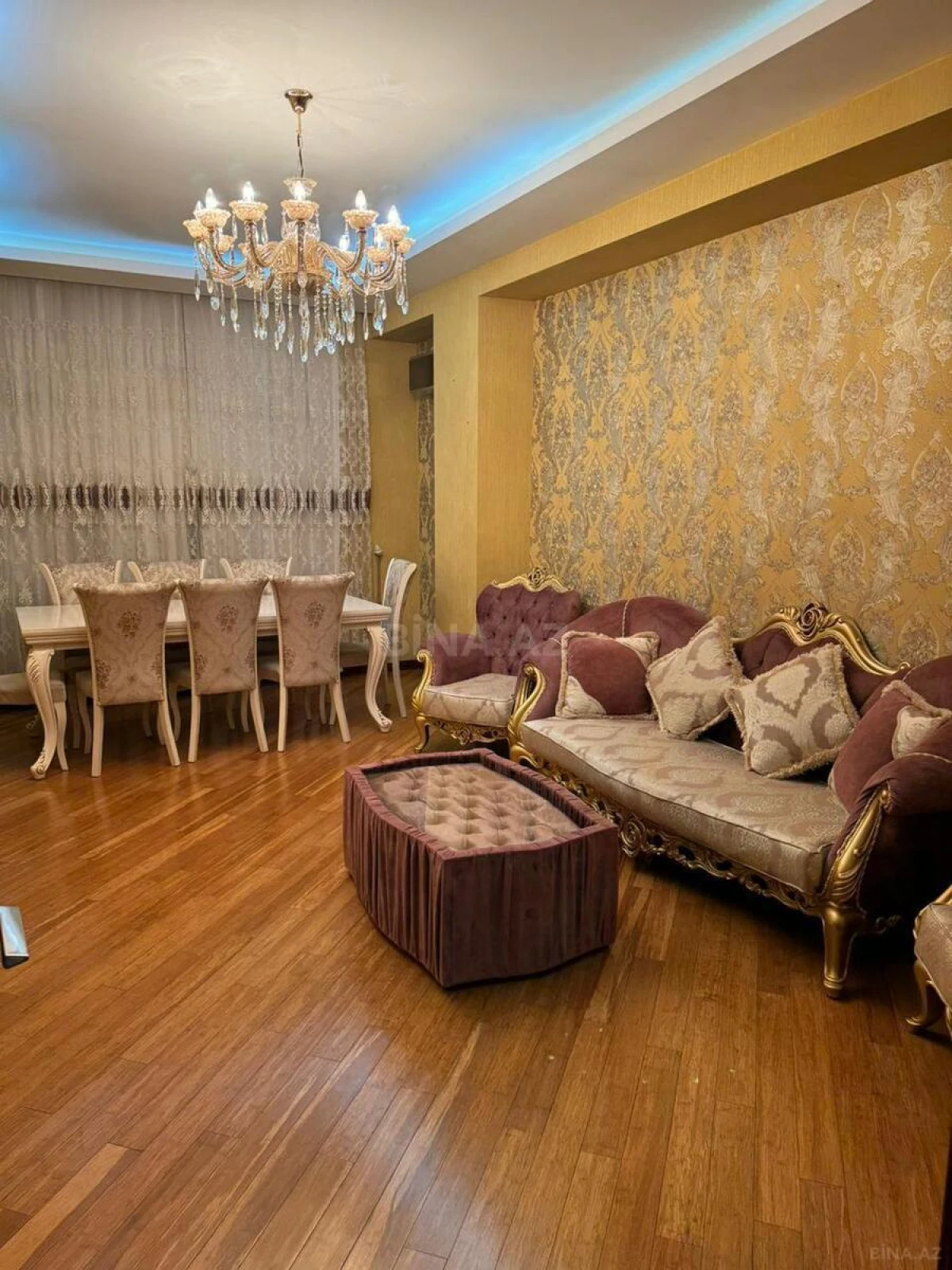 Kirayə verilir 3 otaqlı mənzil 150 m²