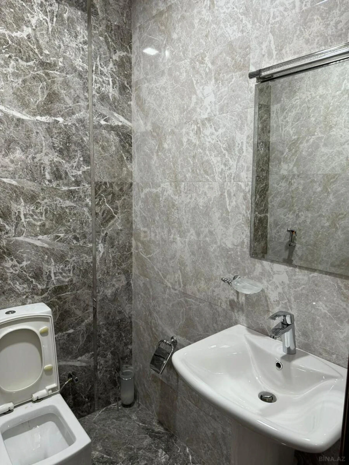 Kirayə verilir 3 otaqlı mənzil 150 m²