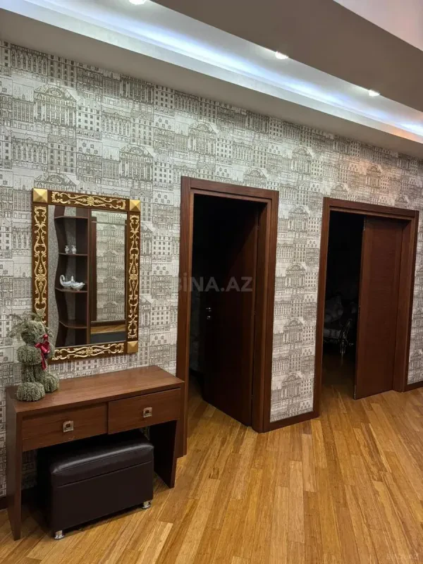Kirayə verilir 3 otaqlı mənzil 150 m²