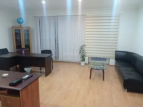 Kirayə verilir 2 otaqlı ofis 80 m²