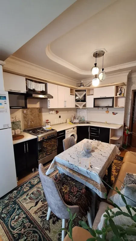 Kirayə verilir 2 otaqlı mənzil 70 m²