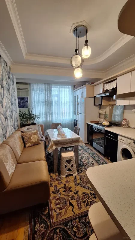 Kirayə verilir 2 otaqlı mənzil 70 m²
