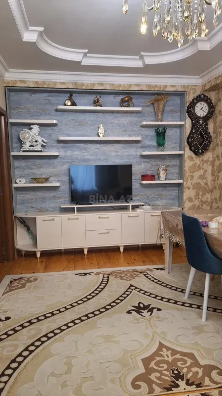 Kirayə verilir 2 otaqlı mənzil 70 m²