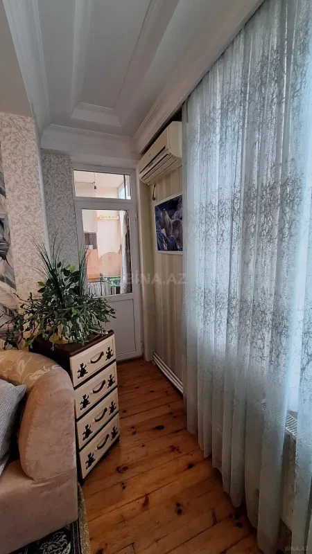 Kirayə verilir 2 otaqlı mənzil 70 m²