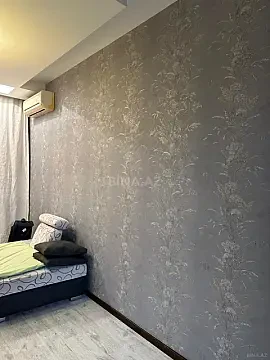 Satılır 5 otaqlı mənzil 235 m²