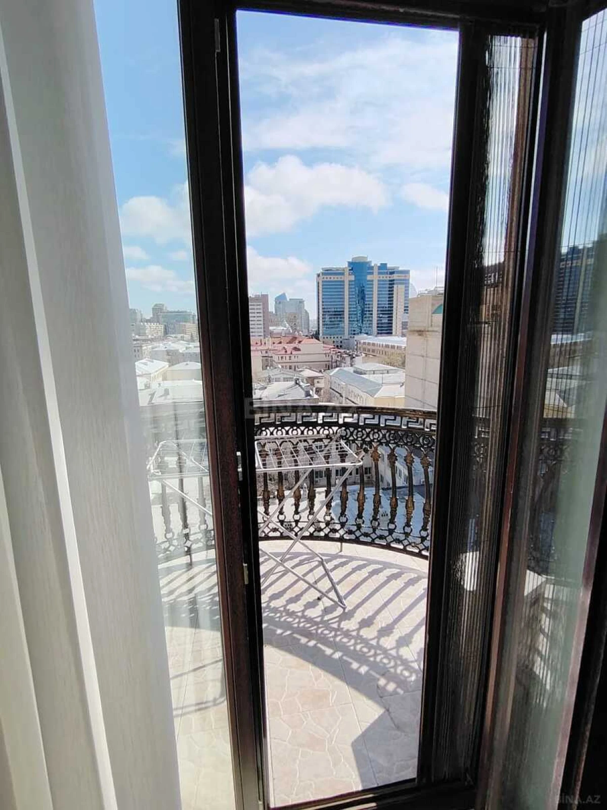 Kirayə verilir 2 otaqlı mənzil 90 m²