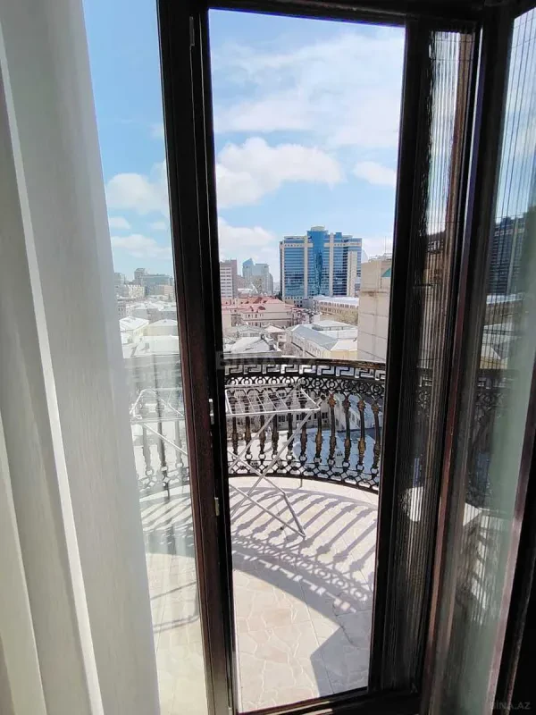 Kirayə verilir 2 otaqlı mənzil 90 m²