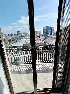 Kirayə verilir 2 otaqlı mənzil 90 m²