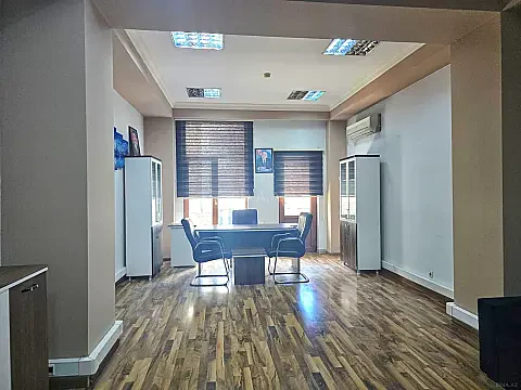 Kirayə verilir 3 otaqlı ofis 100 m² — Bakı, Nərimanov 3 otaq 100.00 m²