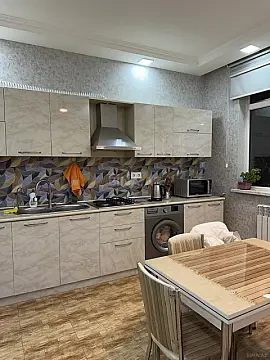 Kirayə verilir 2 otaqlı mənzil 62 m²