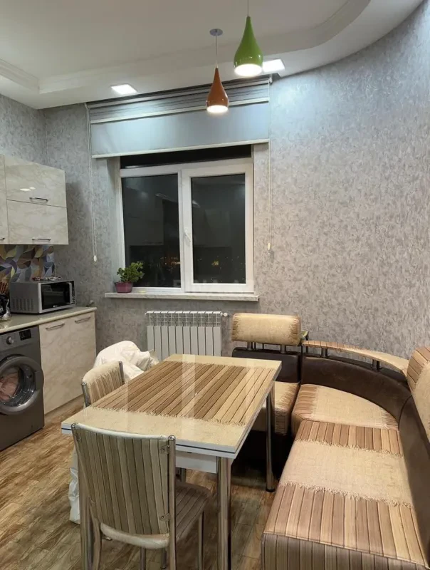Kirayə verilir 2 otaqlı mənzil 62 m²