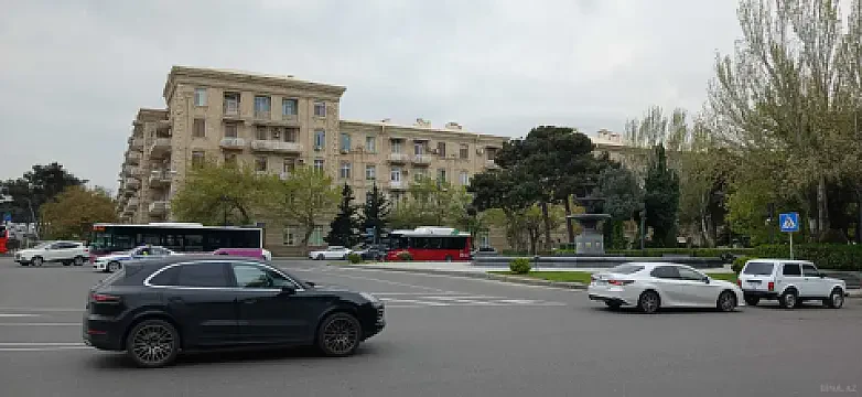 Satılır 3 otaqlı mənzil 100 m² — Bakı 3 otaq 100.00 m²
