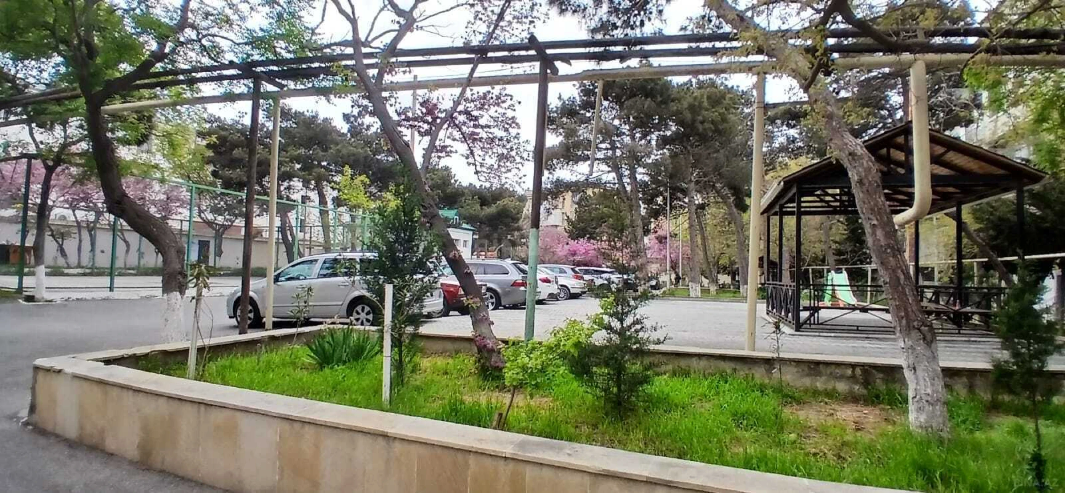 Satılır 3 otaqlı mənzil 100 m²