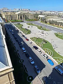 Satılır 4 otaqlı mənzil 150 m² — Bakı 4 otaq 150.00 m²