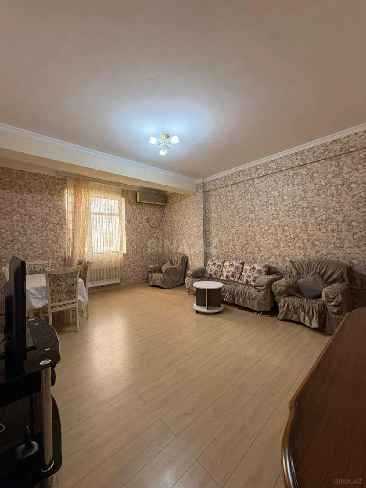 Kirayə verilir 4 otaqlı mənzil 147 m²