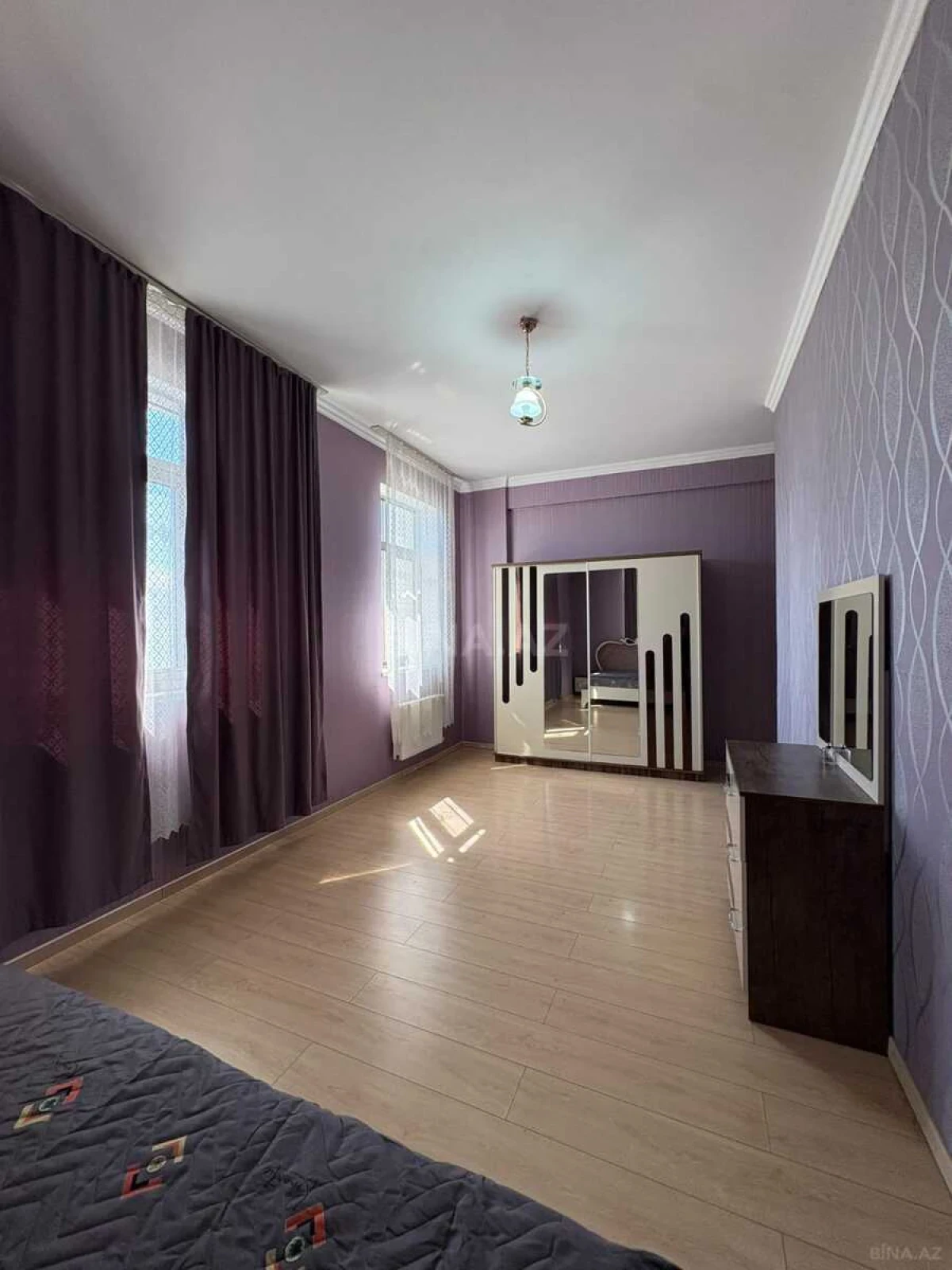 Kirayə verilir 4 otaqlı mənzil 147 m²