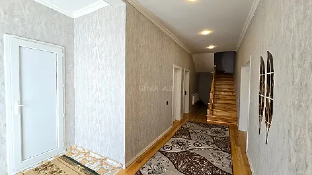 Satılır 6 otaqlı həyət evi 240 m²