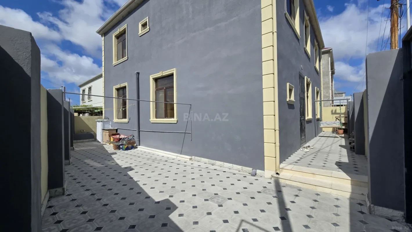 Satılır 6 otaqlı həyət evi 240 m²