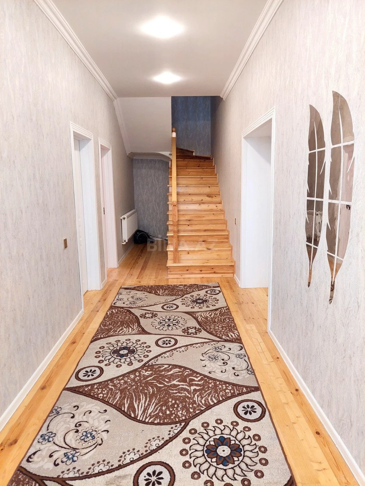 Satılır 6 otaqlı həyət evi 240 m²