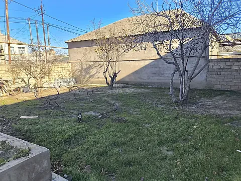 Satılır 3 otaqlı həyət evi 100 m²