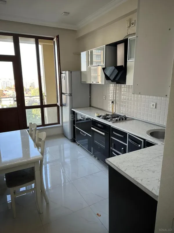 Kirayə verilir 2 otaqlı mənzil 90 m²