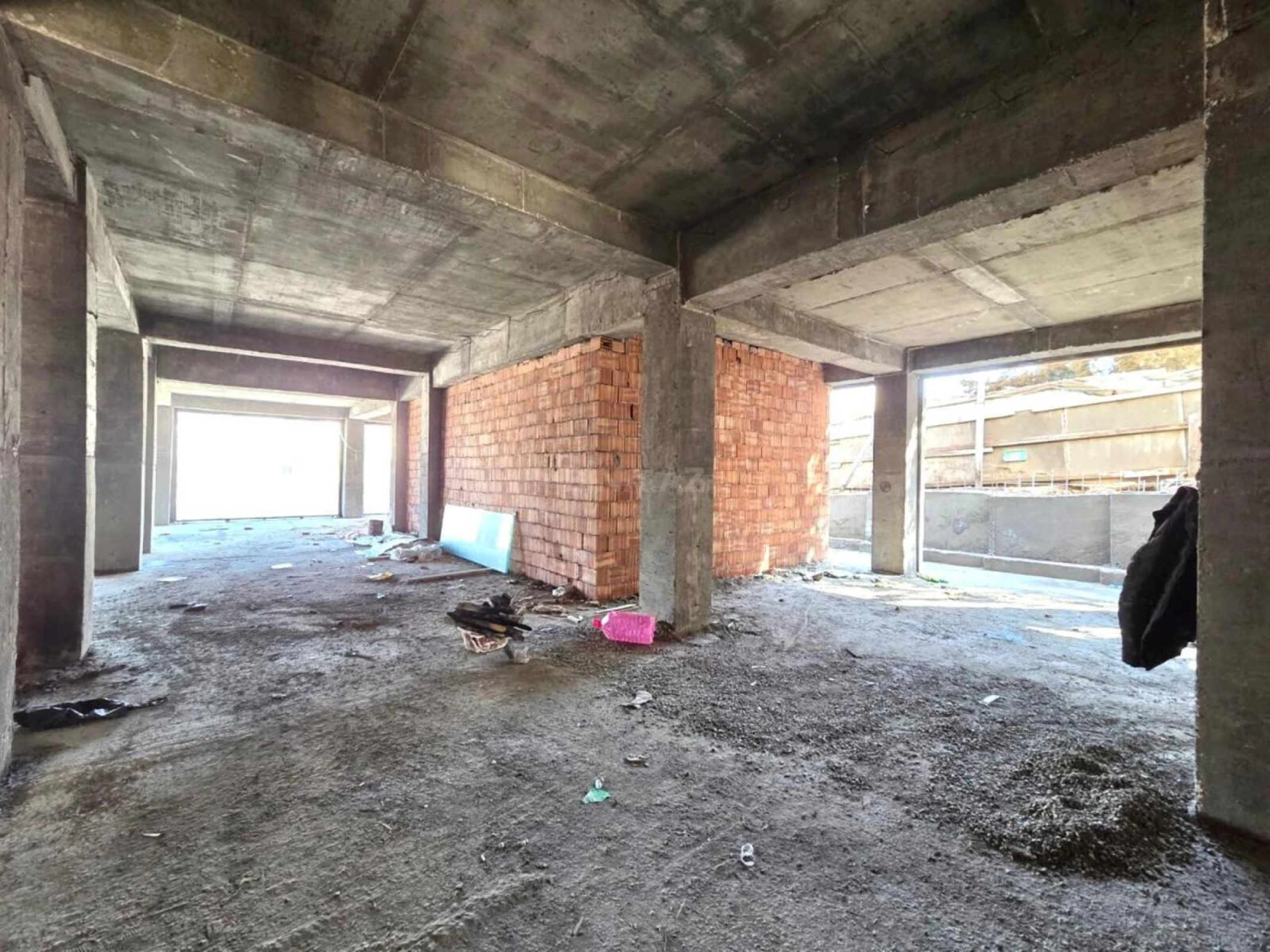 Kirayə verilir obyekt 262 m²