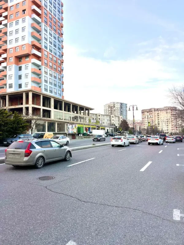 Kirayə verilir obyekt 262 m²