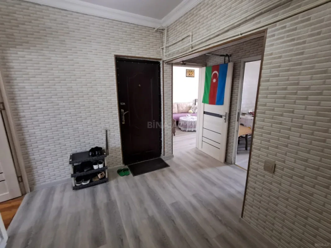 Satılır 5 otaqlı mənzil 100 m²