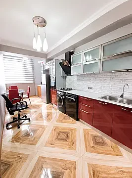 Satılır 2 otaqlı mənzil 90 m²