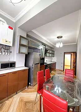 Satılır 2 otaqlı mənzil 90 m²