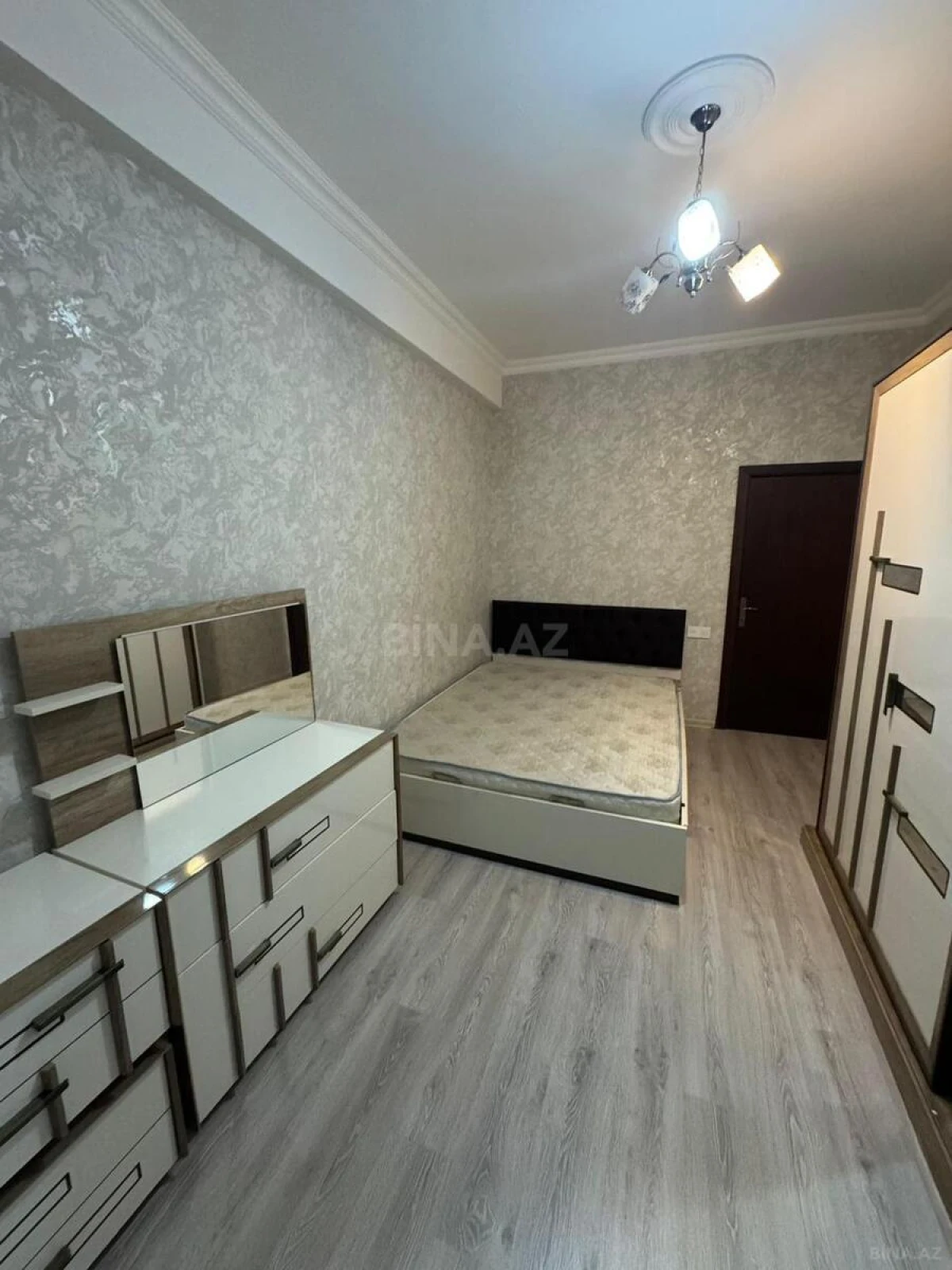 Kirayə verilir 2 otaqlı mənzil 65 m²