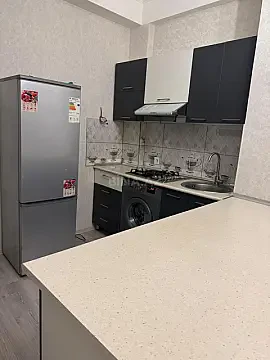 Kirayə verilir 2 otaqlı mənzil 65 m²