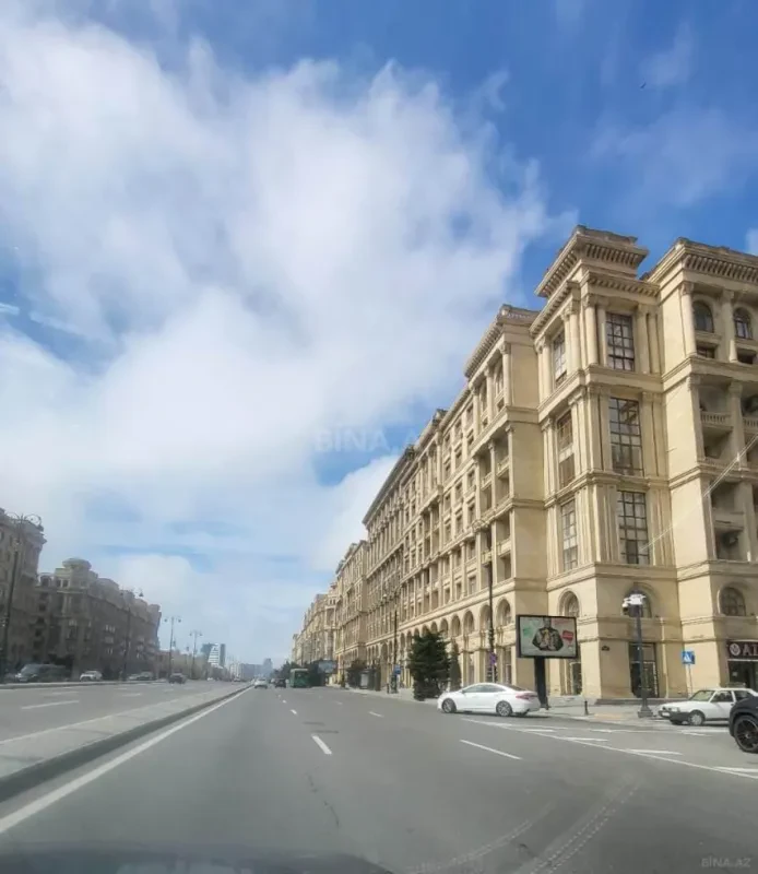 Satılır 3 otaqlı mənzil 125 m²