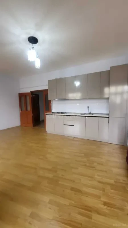 Satılır 3 otaqlı mənzil 125 m²