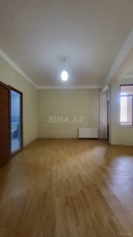 Satılır 3 otaqlı mənzil 125 m²