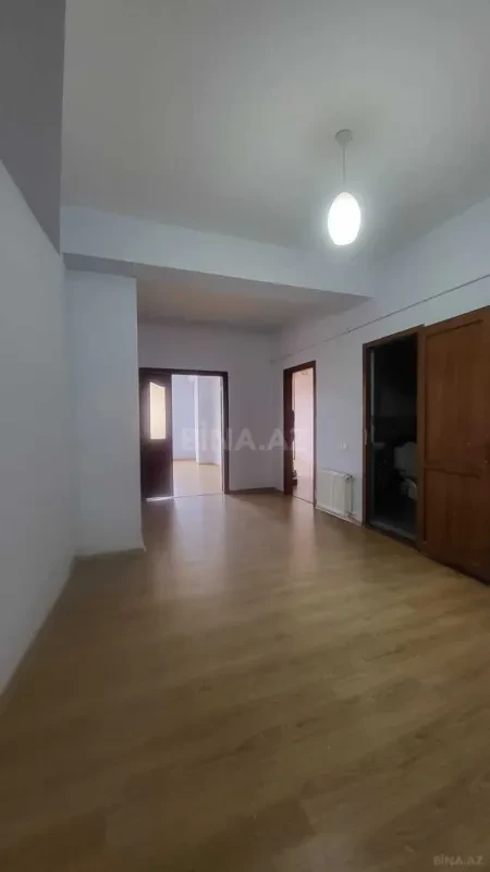 Satılır 3 otaqlı mənzil 125 m²