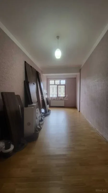 Satılır 3 otaqlı mənzil 125 m²