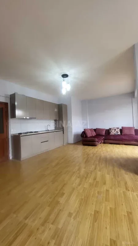 Satılır 3 otaqlı mənzil 125 m²